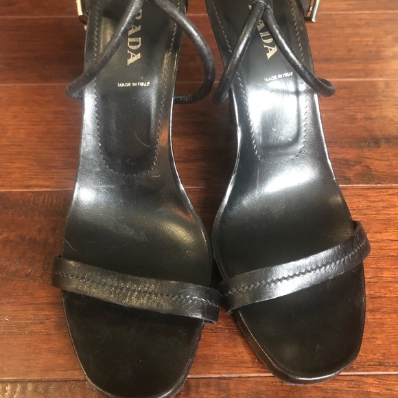 Authentic PRADA blk leather strapy heels - Picture 4 of 8